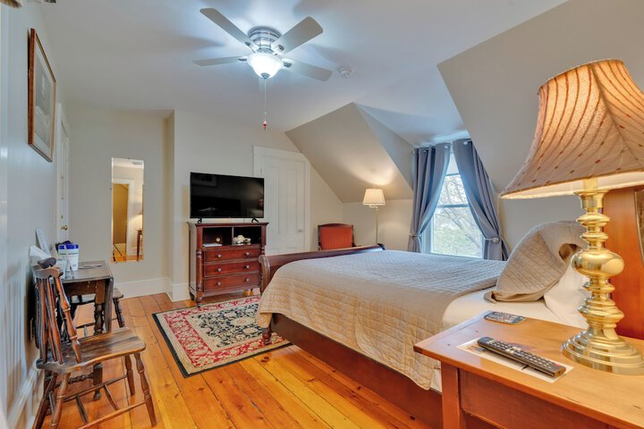 The James Place Inn B & B