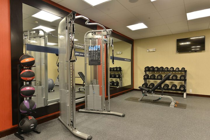 Hampton Inn Corning / Painted Post
