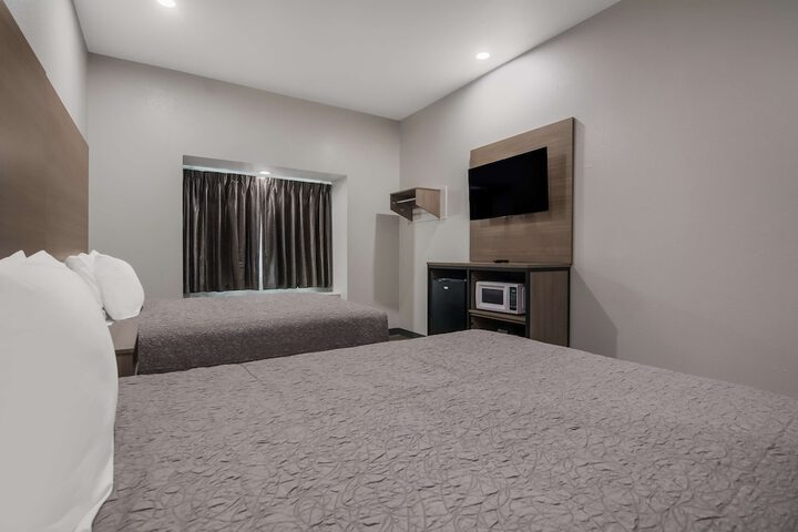 Room 18 of 30