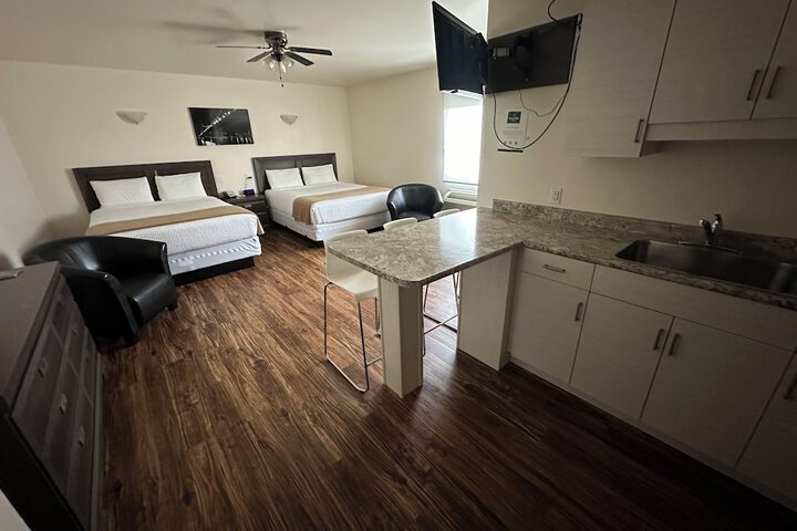 Room 70 of 77
