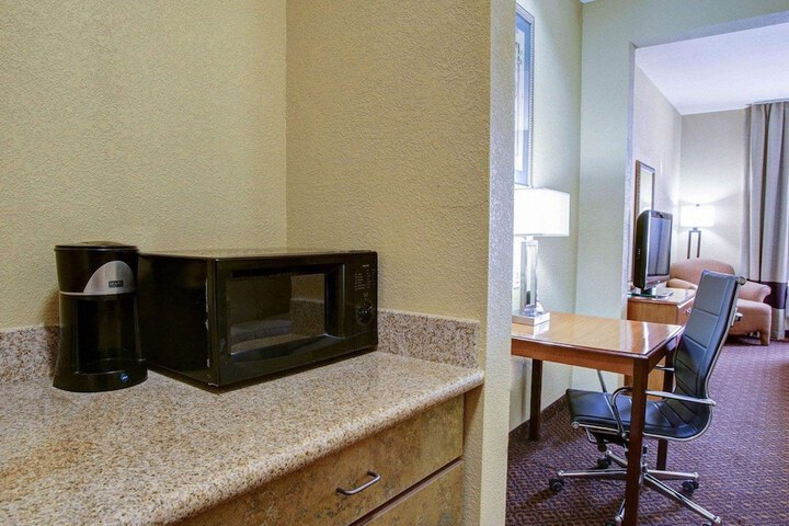 Room 17 of 25