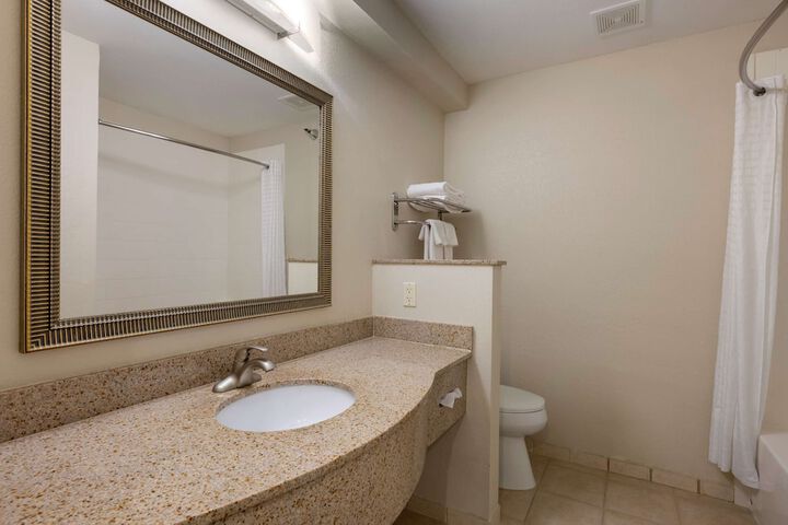 Room 14 of 40