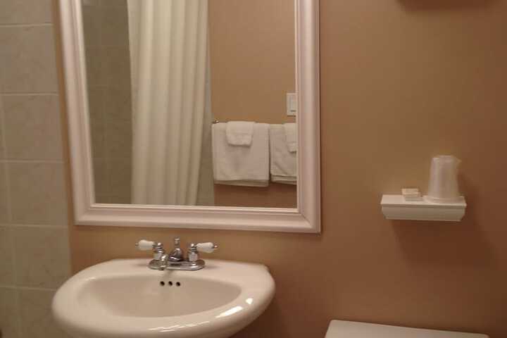 Room 25 of 32