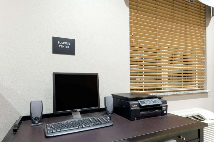 Business Center 14 of 14