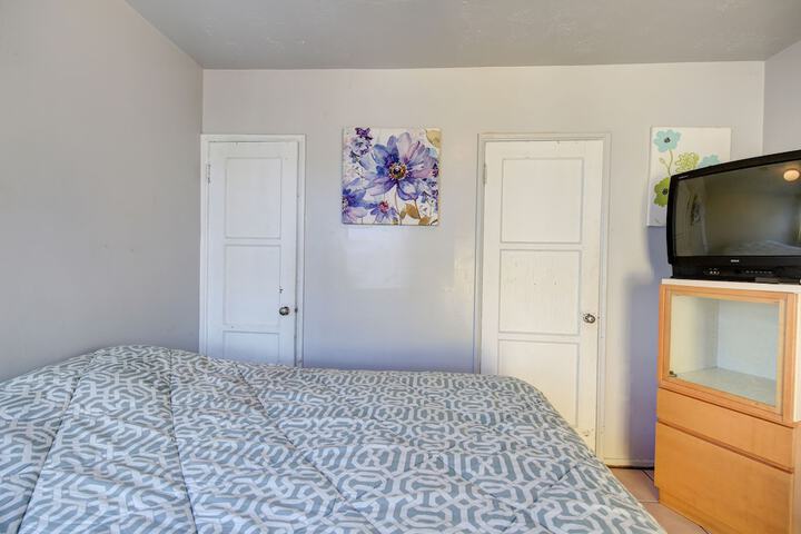 Room 27 of 48