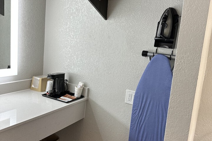 Room 6 of 22