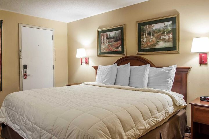 Econo Lodge Newton