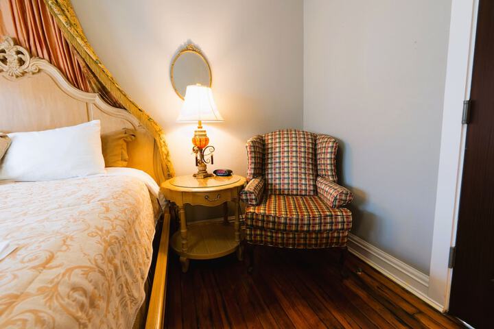 Oaak Tree Hotel