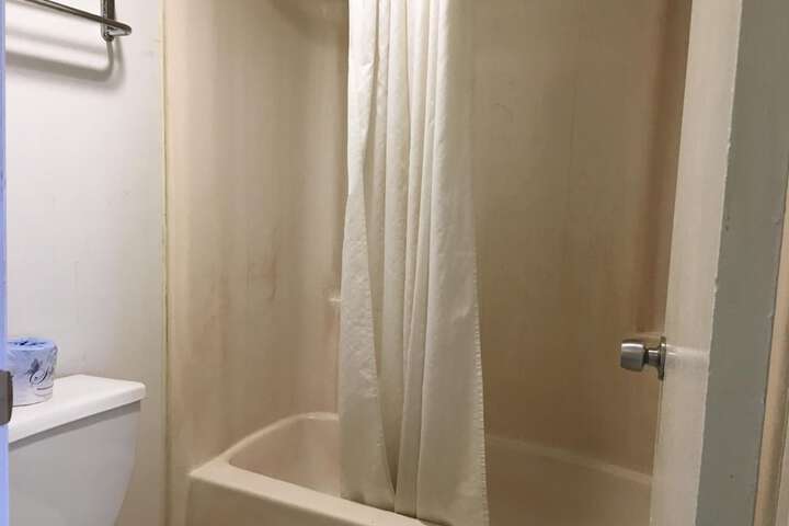 Room 10 of 25