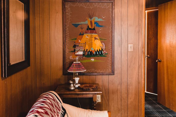 Room 27 of 74