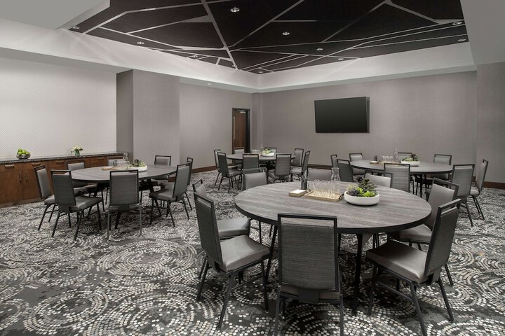 Embassy Suites by Hilton Knoxville Downtown