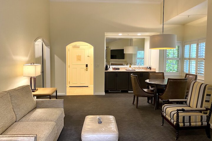 Room 70 of 172