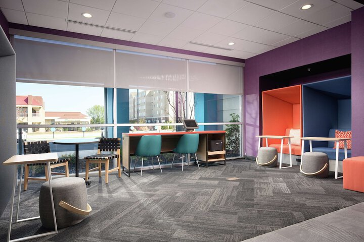 Business Center 22 of 22