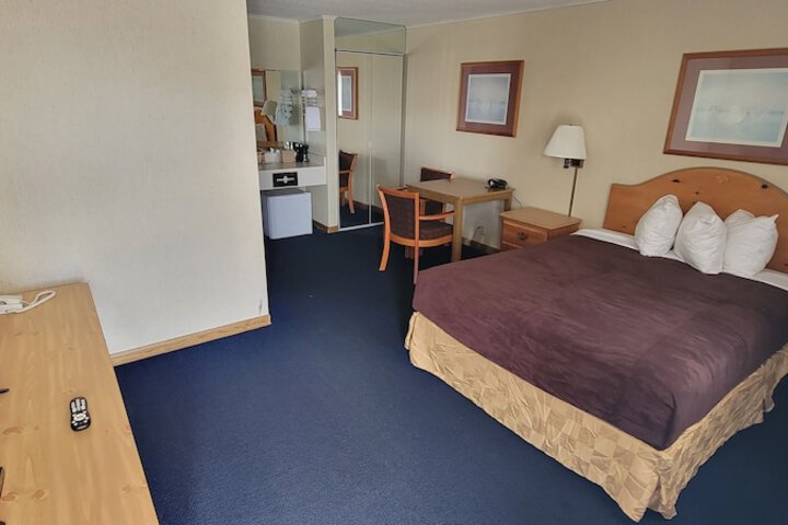 Room 14 of 33