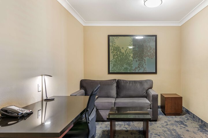 Best Western Plus Avita Suites