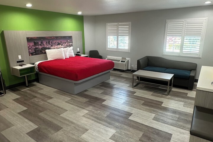 Room 26 of 45