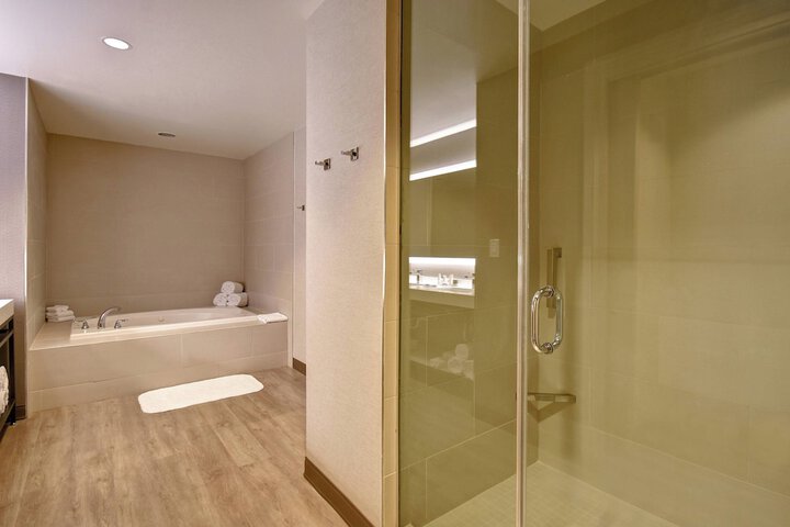 Room 40 of 103
