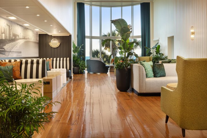 Hampton Inn & Suites Myrtle Beach / Oceanfront