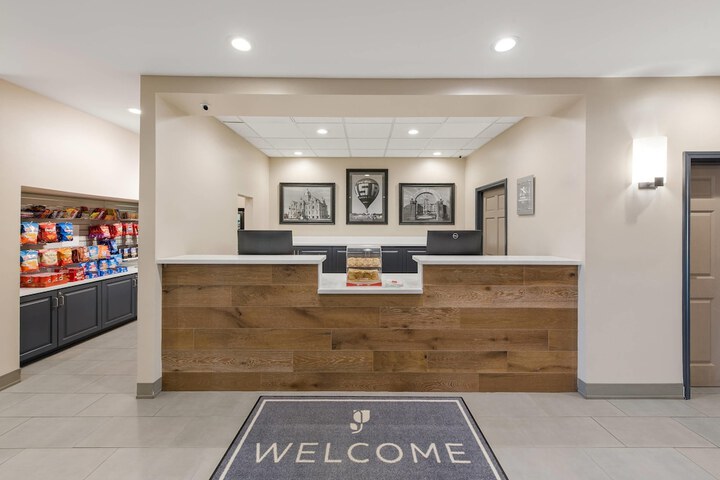 Country Inn & Suites by Radisson Findlay, OH