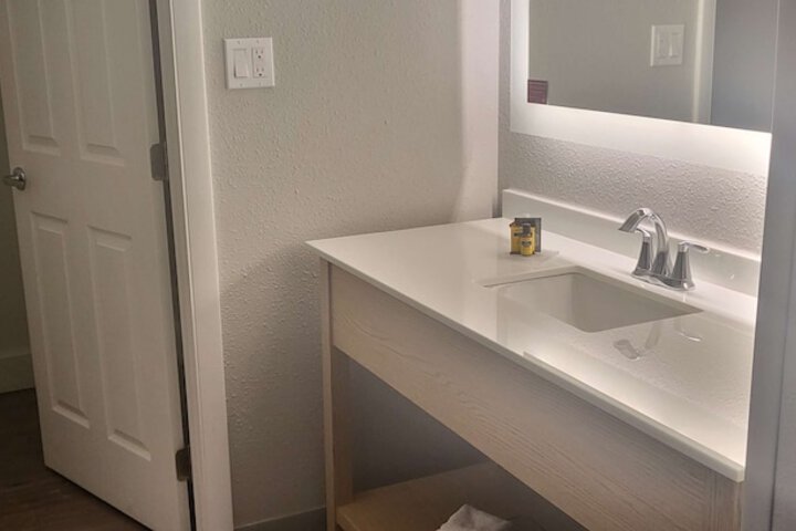 Room 12 of 44