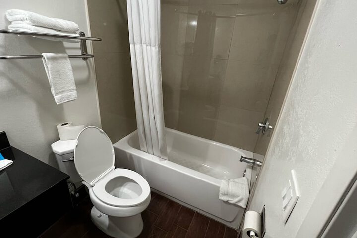 Room 15 of 18
