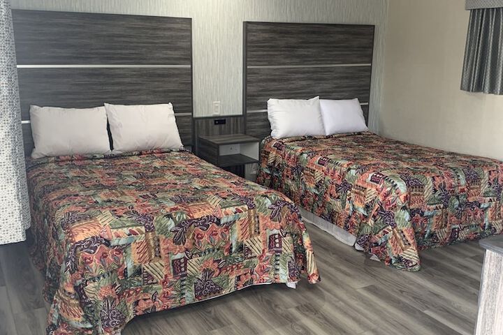 Room 10 of 26