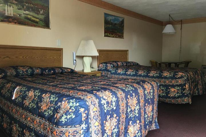 Knotty Pine Motel