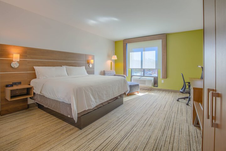 Holiday Inn Express & Suites Gulf Shores by IHG