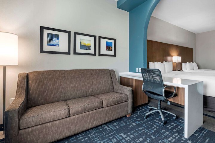 Comfort Suites Fort Lauderdale Airport & Cruise Port