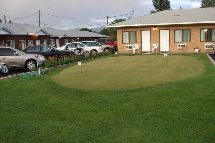 Blue Pine Motel