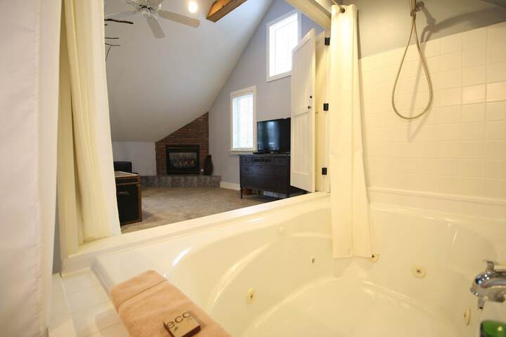 Room 43 of 165