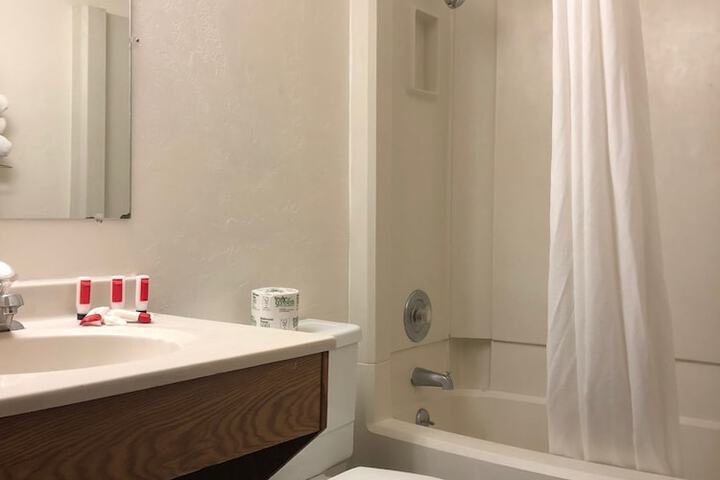 Room 16 of 32