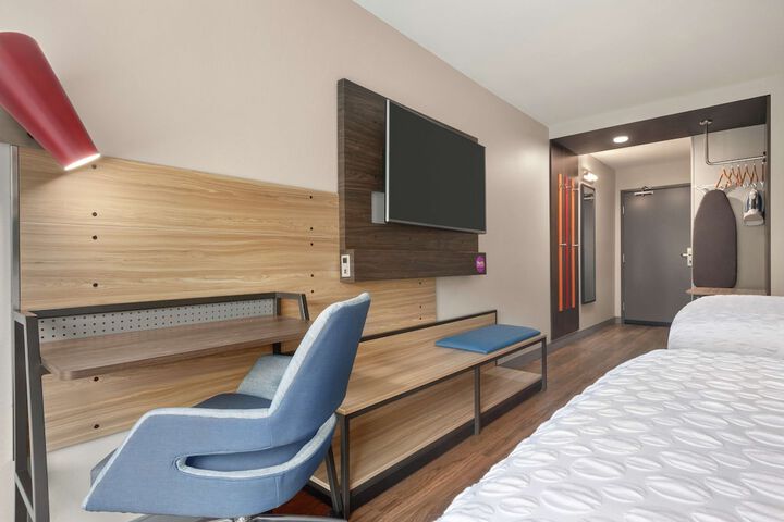 Room 15 of 34