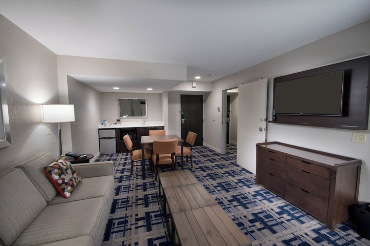 Room 10 of 19