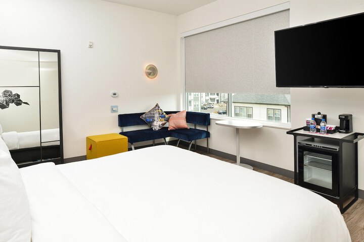Room 33 of 58