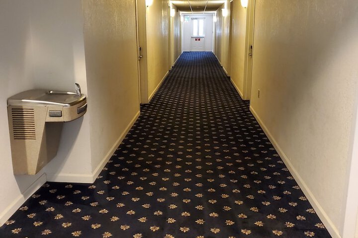 Ballroom/Hall 83 of 87