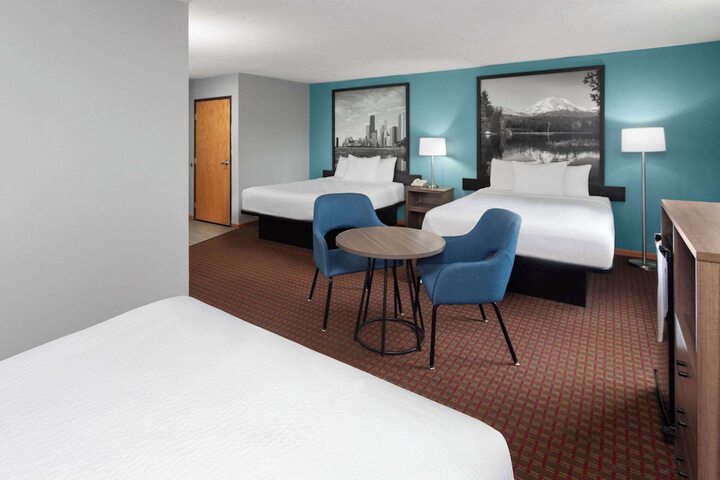 Room 9 of 27