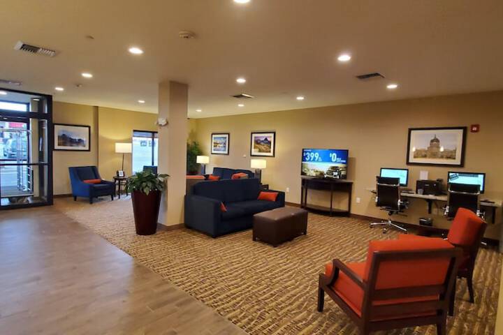 Comfort Suites Helena Airport