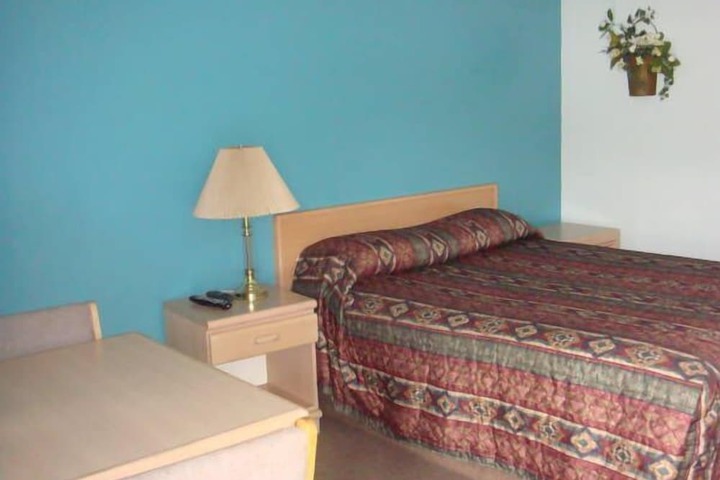 Room 25 of 43