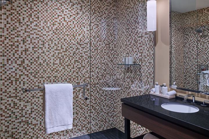 Room 45 of 114