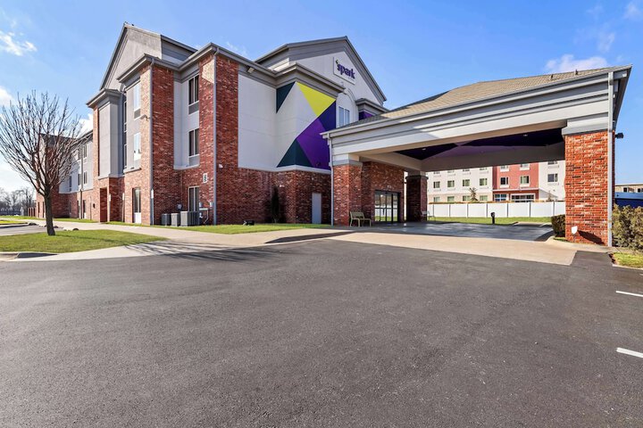 Spark by Hilton Catoosa