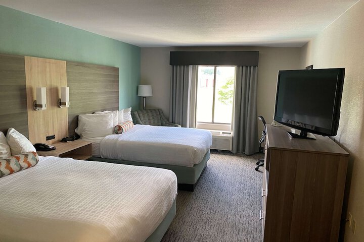 Room 6 of 10