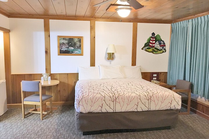 Room 152 of 183