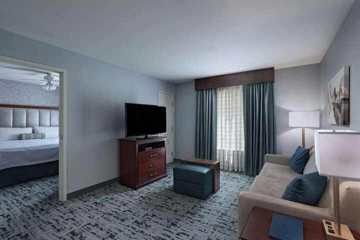 Room 25 of 46