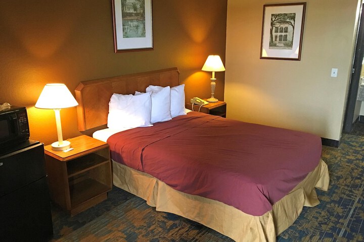 Room 5 of 12
