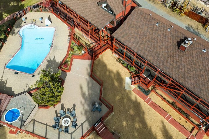 Edgelake Beach Club by Coolvacay