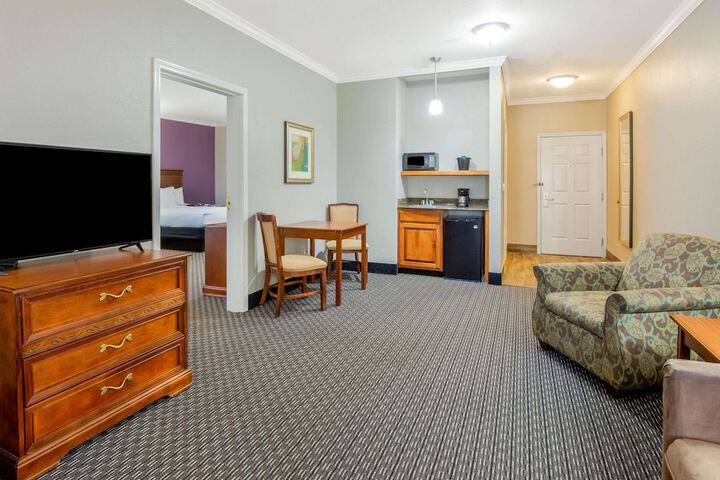 Room 13 of 30