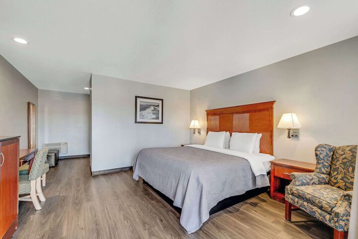 Room 33 of 36