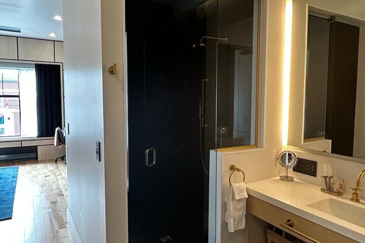 Room 38 of 110