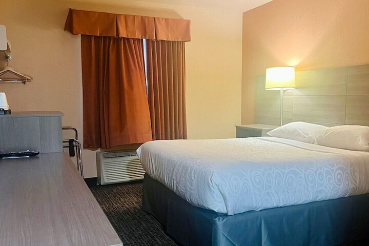 Room 16 of 34